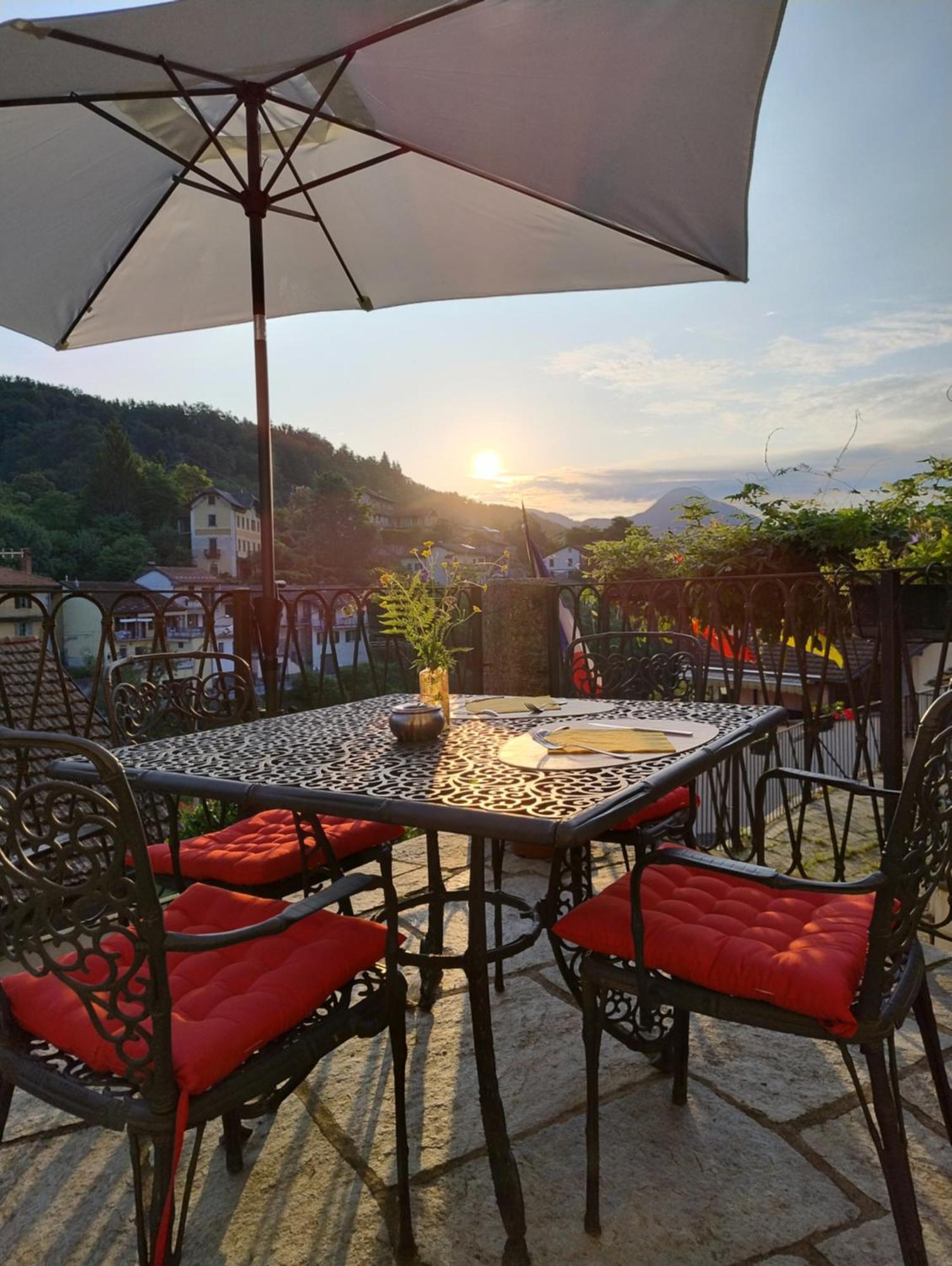 Guesthouse Giulietta E Romeo Cossogno ภายนอก รูปภาพ